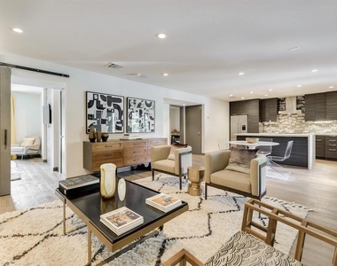 1410 Hyde Park Boulevard - Photo Thumbnail 1