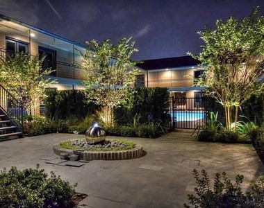 1410 Hyde Park Boulevard - Photo Thumbnail 37