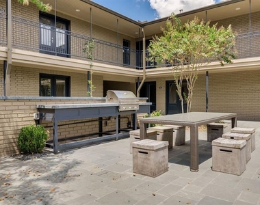 1410 Hyde Park Boulevard - Photo Thumbnail 41