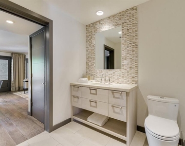 1410 Hyde Park Boulevard - Photo Thumbnail 21