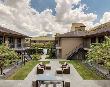 1410 Hyde Park Boulevard - Photo Thumbnail 39