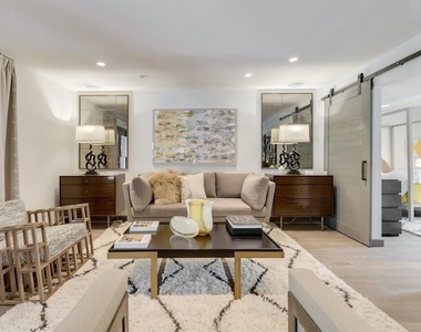 1410 Hyde Park Boulevard - Photo Thumbnail 3