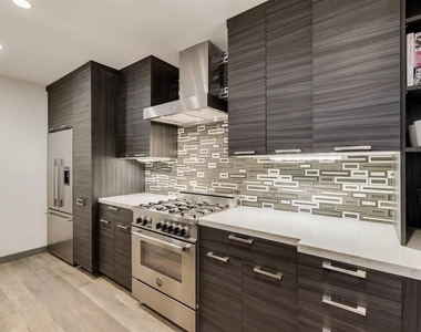 1410 Hyde Park Boulevard - Photo Thumbnail 9