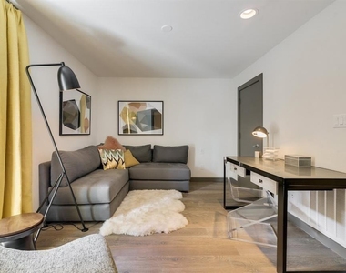 1410 Hyde Park Boulevard - Photo Thumbnail 22