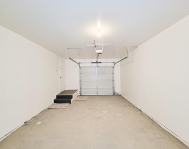 413 S Market Street - Photo Thumbnail 28