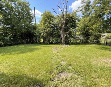 5222 Northridge Drive - Photo Thumbnail 11