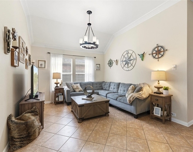 12323 E Elizabeth Shore Loop - Photo Thumbnail 11