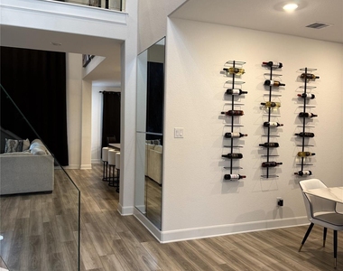 5012 Great Oaks Drive - Photo Thumbnail 3