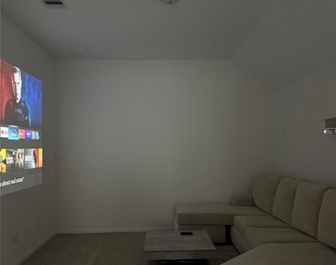 5012 Great Oaks Drive - Photo Thumbnail 8