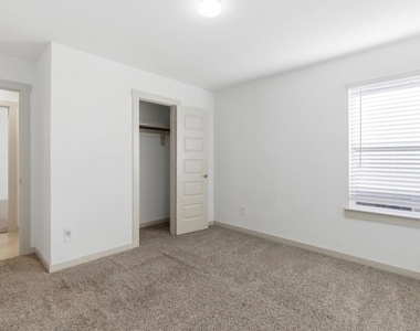 30034 Reagans Ranch Drive - Photo Thumbnail 13