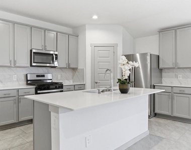 30034 Reagans Ranch Drive - Photo Thumbnail 6