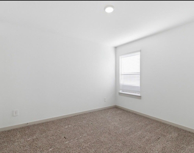 30034 Reagans Ranch Drive - Photo Thumbnail 14