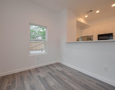 9005 Hilda Street - Photo Thumbnail 4
