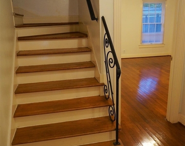 2404 Nottingham Street - Photo Thumbnail 9