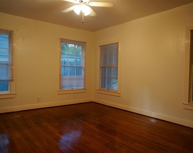 2404 Nottingham Street - Photo Thumbnail 7