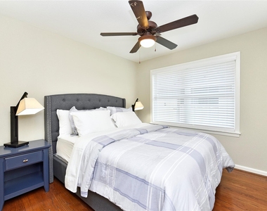 6330 Mobud Drive - Photo Thumbnail 16