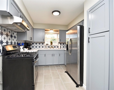6330 Mobud Drive - Photo Thumbnail 9