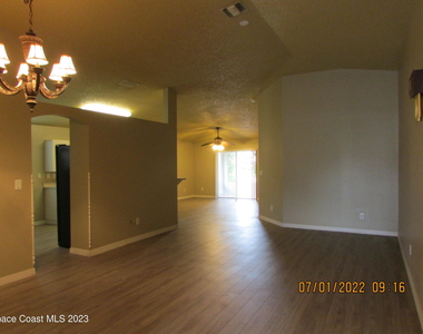 700 Benton Drive - Photo Thumbnail 6