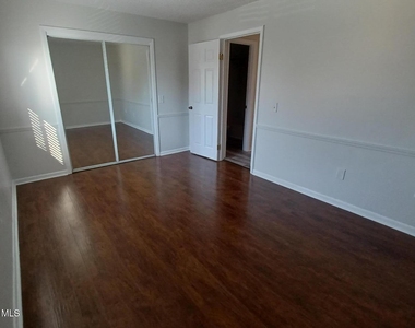 214 San Juan Circle - Photo Thumbnail 12