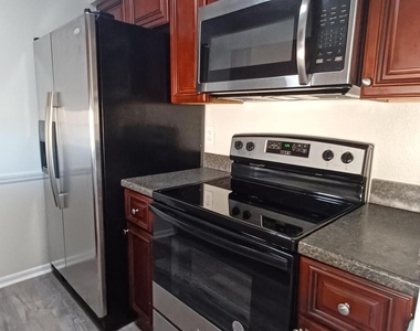 214 San Juan Circle - Photo Thumbnail 5