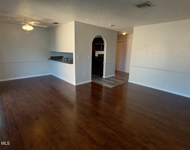 214 San Juan Circle - Photo Thumbnail 7