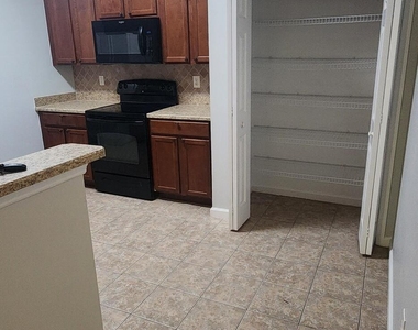 4047 Meander Place - Photo Thumbnail 8