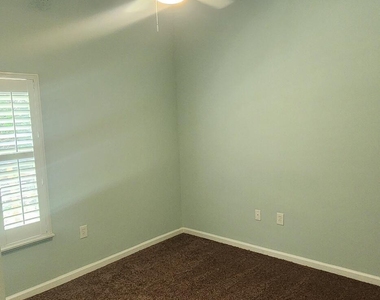 4047 Meander Place - Photo Thumbnail 18