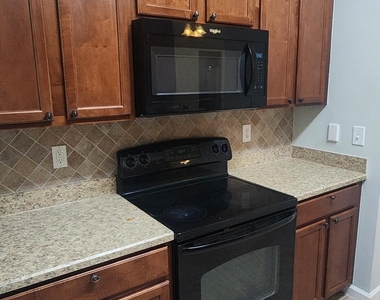 4047 Meander Place - Photo Thumbnail 14