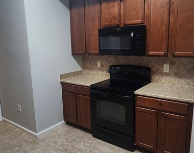 4047 Meander Place - Photo Thumbnail 9