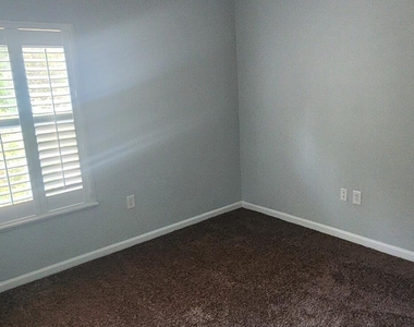 4047 Meander Place - Photo Thumbnail 15