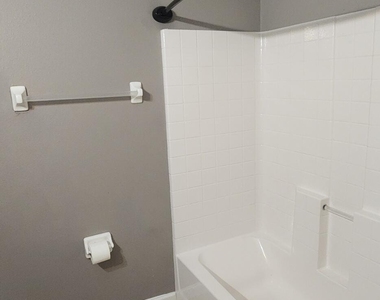 4047 Meander Place - Photo Thumbnail 17