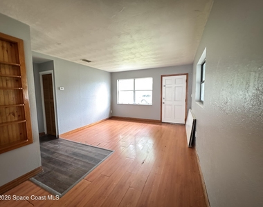 2506 Stratford Drive - Photo Thumbnail 3