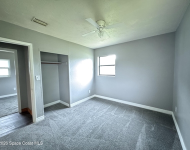 2506 Stratford Drive - Photo Thumbnail 12