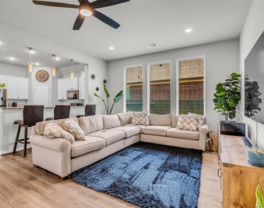 17330 Hartford Field Lane - Photo Thumbnail 2
