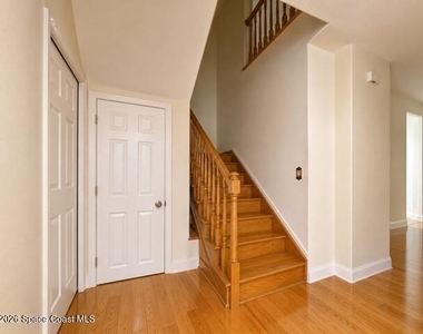 760 Wintergreen Lane - Photo Thumbnail 17