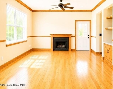 760 Wintergreen Lane - Photo Thumbnail 6