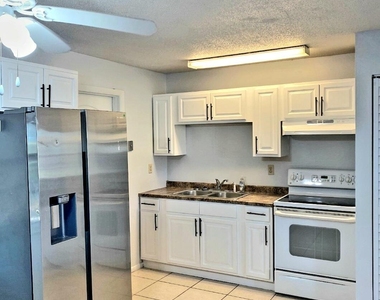 3020 Mary Street - Photo Thumbnail 20