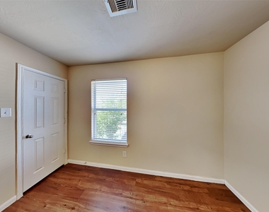 5923 Stockholm Court - Photo Thumbnail 14