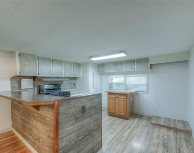104 W Paradise Drive - Photo Thumbnail 4