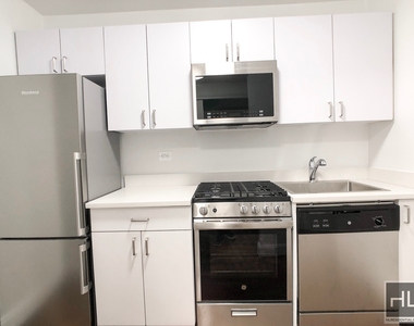 E 82 St - Photo Thumbnail 2