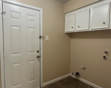 11503 Briar Forest Drive - Photo Thumbnail 16