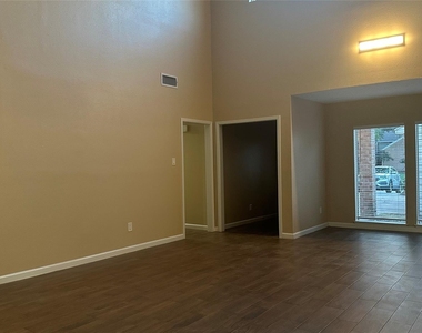 11503 Briar Forest Drive - Photo Thumbnail 6