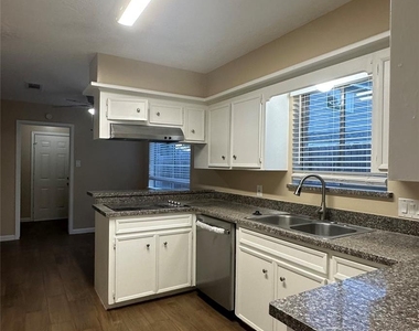 11503 Briar Forest Drive - Photo Thumbnail 13