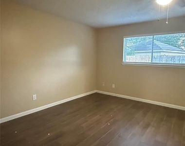 11503 Briar Forest Drive - Photo Thumbnail 30