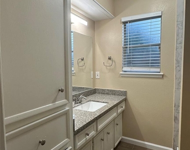 11503 Briar Forest Drive - Photo Thumbnail 32