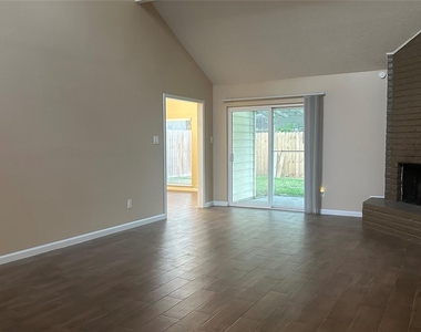 11503 Briar Forest Drive - Photo Thumbnail 4