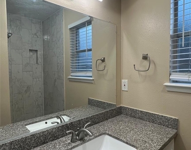 11503 Briar Forest Drive - Photo Thumbnail 34