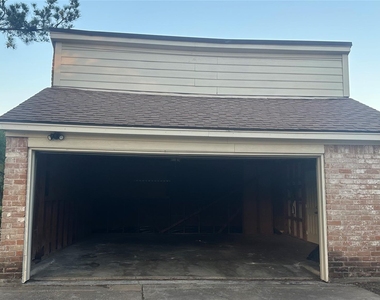 11503 Briar Forest Drive - Photo Thumbnail 3