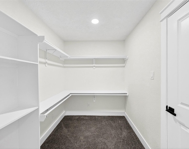 535 Elton Street - Photo Thumbnail 6