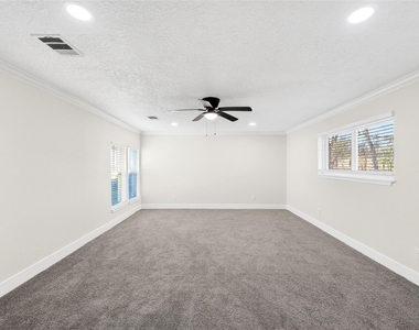 535 Elton Street - Photo Thumbnail 3